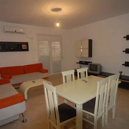 Cold Water アパート